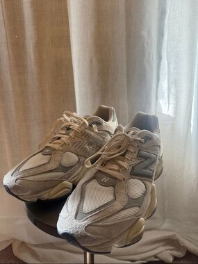 SOLD New Balance 9060 Sea salt with concrete and silver metallic (like new)